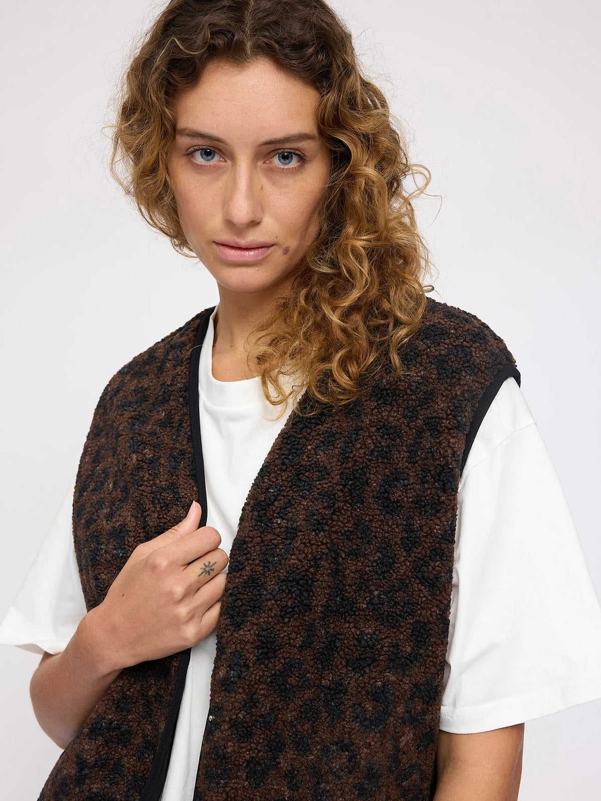 MAZINE | Printed Teddy Fleece Vest | Damen